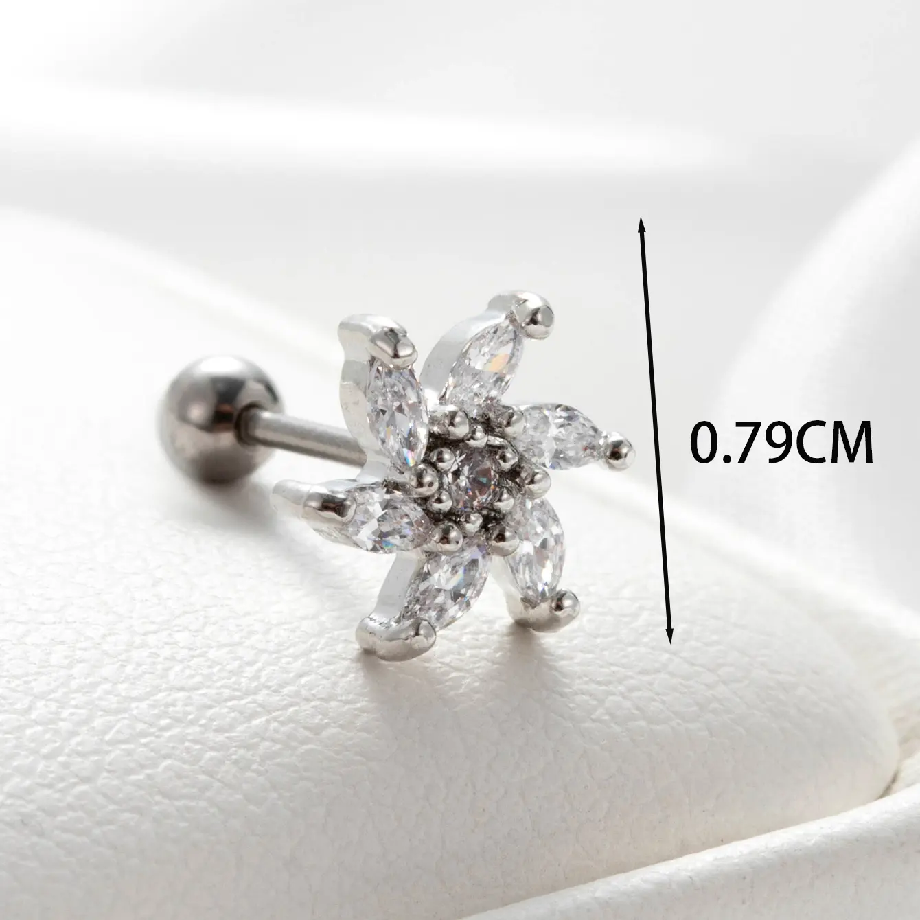 1 Piece Simple Series Classic Flower Copper  18K Gold Plated Zircon Women's Stud Earrings h5 